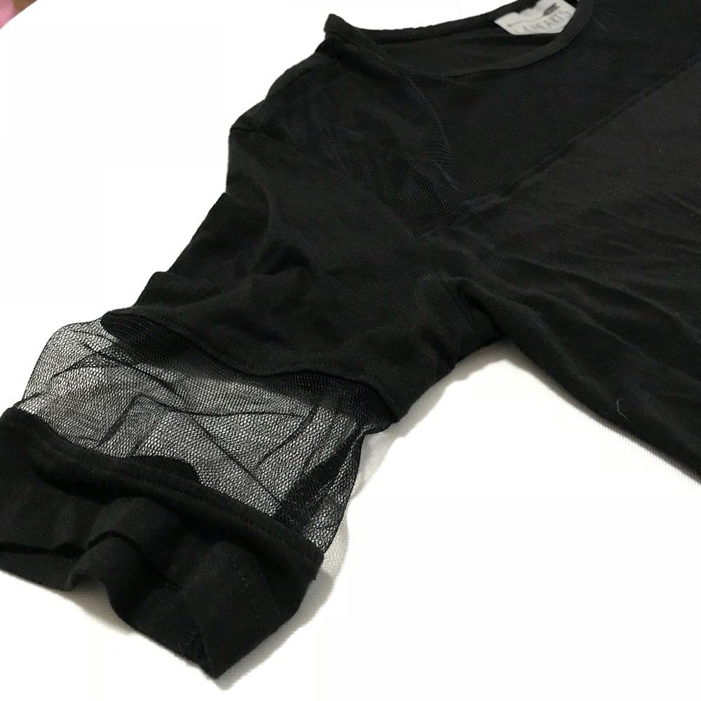 Unique Blouse - Picture 4 of 6